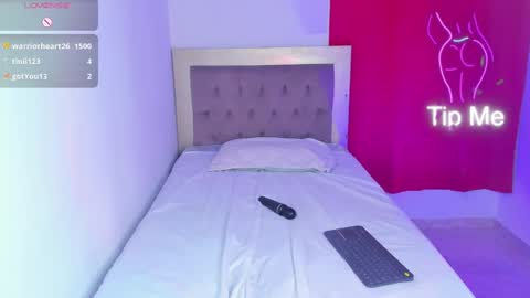 Snapshot of mariam_presley1 chatting on March 2025 12:51:01 AM HELLO GUYS IM NEW online show from March 2025 12:51:01 AM