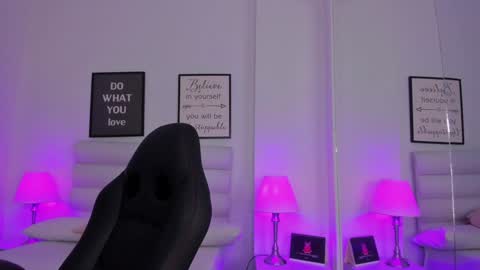 Snapshot of mariam_scott18 chatting on December 2024 07:34:01 PM Mariam online show from December 2024 07:34:01 PM