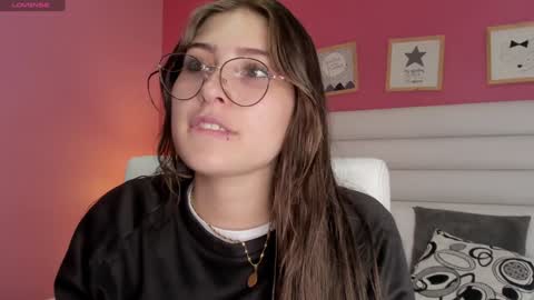 Snapshot of mariam_scott18 chatting on December 2024 03:18:02 AM Mariam online show from December 2024 03:18:02 AM