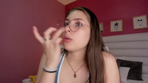 Snapshot of mariam_scott18 chatting on December 2024 09:29:02 AM Mariam online show from December 2024 09:29:02 AM