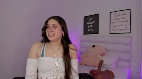 Snapshot of mariam_scott18 chatting on December 2024 10:40:02 PM Mariam online show from December 2024 10:40:02 PM