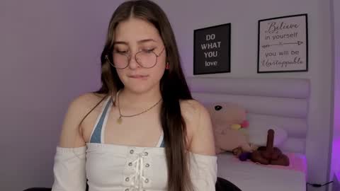 Snapshot of mariam_scott18 chatting on December 2024 01:45:01 AM Mariam online show from December 2024 01:45:01 AM