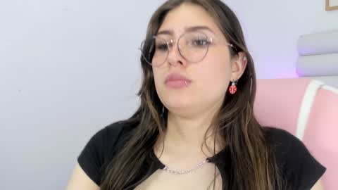 Snapshot of mariam_scott18 chatting on December 2024 10:59:02 PM Mariam online show from December 2024 10:59:02 PM