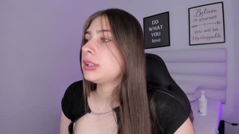 Snapshot of mariam_scott18 chatting on January 2025 07:12:01 PM Mariam online show from January 2025 07:12:01 PM