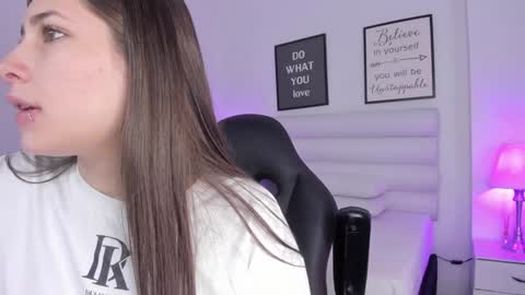 Snapshot of mariam_scott18 chatting on January 2025 07:20:02 PM Mariam online show from January 2025 07:20:02 PM