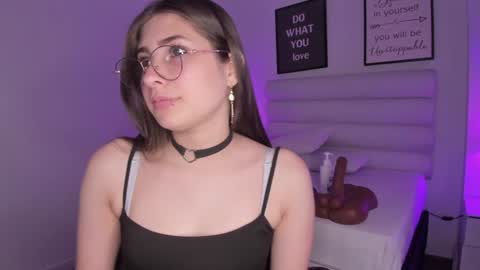 Snapshot of mariam_scott18 chatting on January 2025 10:23:01 PM Mariam online show from January 2025 10:23:01 PM