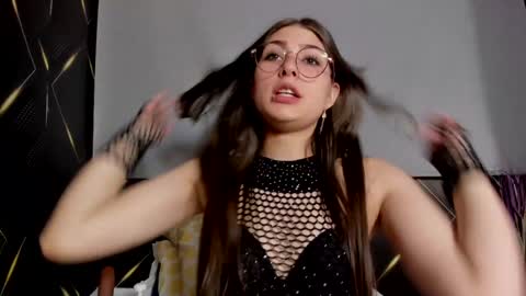 Snapshot of mariam_scott18 chatting on January 2025 04:28:02 AM Mariam online show from January 2025 04:28:02 AM