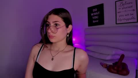 Snapshot of mariam_scott18 chatting on January 2025 10:30:02 PM Mariam online show from January 2025 10:30:02 PM