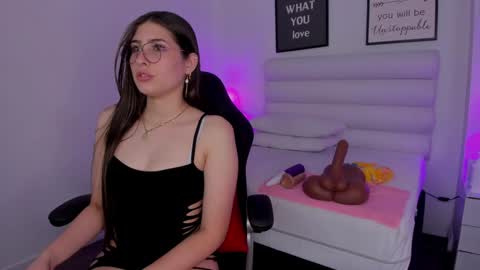 Snapshot of mariam_scott18 chatting on January 2025 01:31:02 AM Mariam online show from January 2025 01:31:02 AM