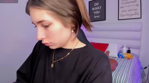 Snapshot of mariam_scott18 chatting on February 2025 05:07:01 PM Mariam online show from February 2025 05:07:01 PM