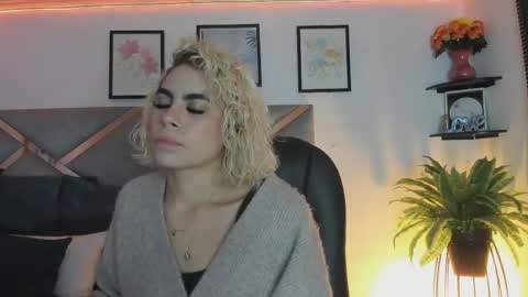 Marian online show from April 2026 07:04:02 PM