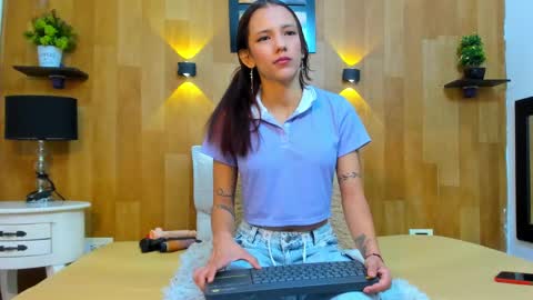 Mariana Angel online show from February 2025 02:29:02 PM