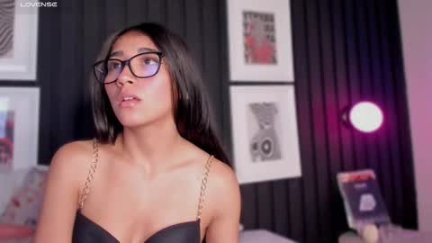 Mariana   online show from November 2025 11:07:02 PM