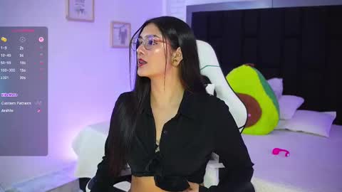 Mariana  online show from September 2025 07:25:02 PM