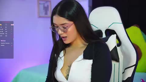 Mariana  online show from September 2025 07:05:01 PM