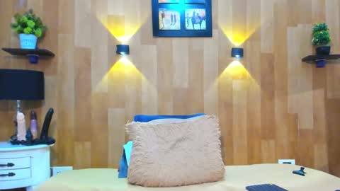 Snapshot of marianaa_aangel chatting on February 2025 10:36:02 PM Mariana Angel online show from February 2025 10:36:02 PM