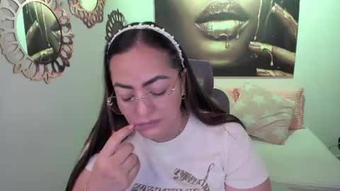 Snapshot of marianalopez81 chatting on June 2026 10:36:02 PM Mariana Lopez online show from June 2026 10:36:02 PM