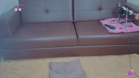 Snapshot of marianaluquez chatting on October 2025 03:03:02 AM Mariana online show from October 2025 03:03:02 AM