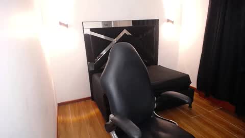 Mariana online show from December 2025 06:33:01 AM