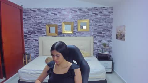 Mariana online show from December 2024 07:11:01 PM
