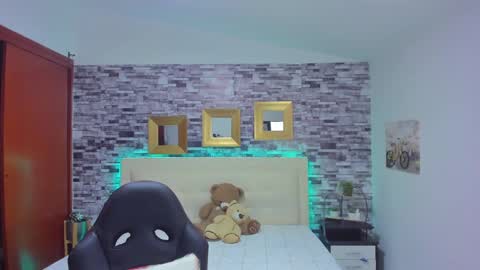 Mariana online show from December 2024 01:11:02 PM