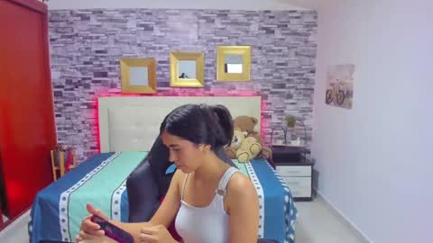 Mariana online show from December 2024 08:39:02 PM