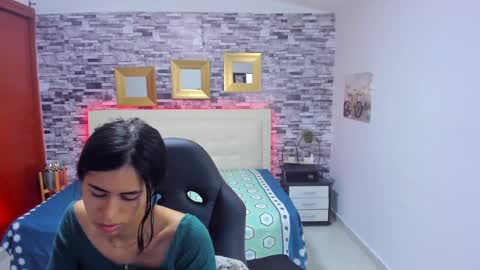 Mariana online show from January 2025 09:25:02 PM