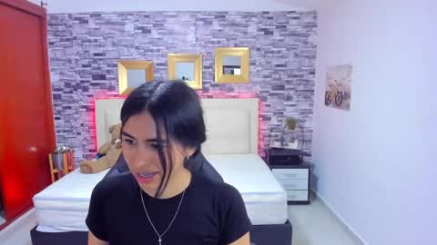 Mariana online show from February 2025 07:09:01 PM