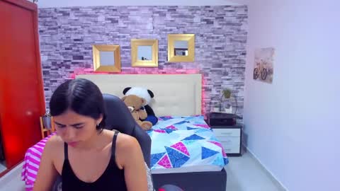 Mariana online show from February 2025 12:41:02 AM