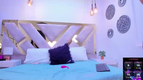 Marianee Rousse  online show from October 2025 10:28:02 PM