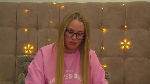 Maria online show from December 2024 09:45:02 PM