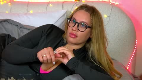 Maria online show from January 2025 10:07:02 PM