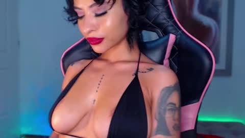 Snapshot of marianne__ chatting on December 2024 04:50:02 AM M A R I A N E online show from December 2024 04:50:02 AM