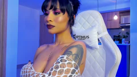 Snapshot of marianne__ chatting on January 2025 06:56:02 AM M A R I A N E online show from January 2025 06:56:02 AM