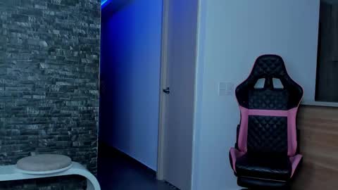 Snapshot of marianne__ chatting on February 2025 06:41:01 AM M A R I A N E online show from February 2025 06:41:01 AM