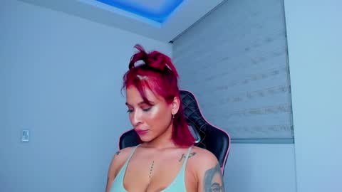 Snapshot of marianne__ chatting on February 2025 09:13:02 AM M A R I A N E online show from February 2025 09:13:02 AM