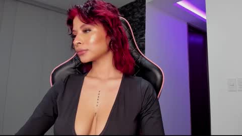 Snapshot of marianne__ chatting on February 2025 07:12:02 AM M A R I A N E online show from February 2025 07:12:02 AM