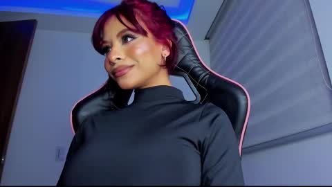 Snapshot of marianne__ chatting on March 2025 04:07:02 AM M A R I A N E online show from March 2025 04:07:02 AM