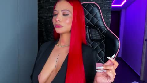 Snapshot of marianne__ chatting on September 2025 07:43:01 AM M A R I A N E online show from September 2025 07:43:01 AM