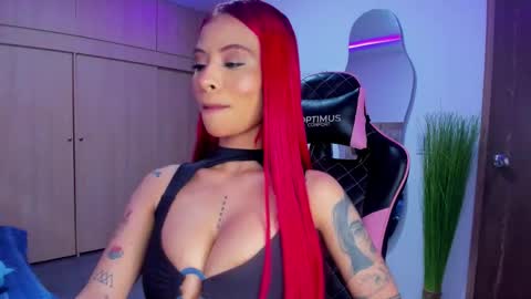 Snapshot of marianne__ chatting on November 2025 12:12:01 AM M A R I A N E online show from November 2025 12:12:01 AM