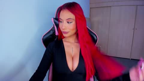 M A R I A N E online show from November 2025 11:38:02 AM