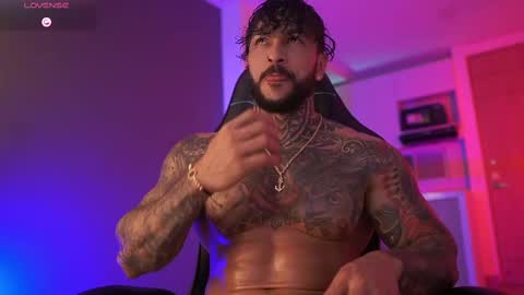 Snapshot of mariano_costa chatting on October 2025 04:21:01 AM Mariano Costa online show from October 2025 04:21:01 AM