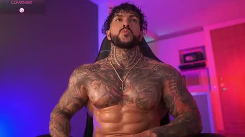 Snapshot of mariano_costa chatting on October 2025 05:33:02 AM Mariano Costa online show from October 2025 05:33:02 AM