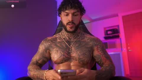 Snapshot of mariano_costa chatting on October 2025 04:15:02 AM Mariano Costa online show from October 2025 04:15:02 AM