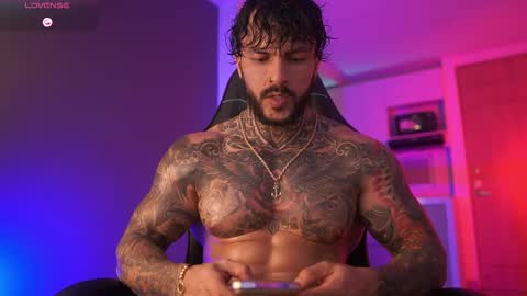 Snapshot of mariano_costa chatting on October 2025 04:24:02 AM Mariano Costa online show from October 2025 04:24:02 AM