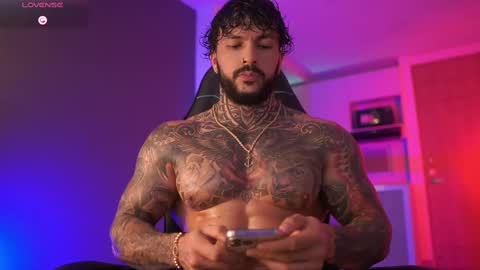 Snapshot of mariano_costa chatting on November 2025 05:10:02 AM Mariano Costa online show from November 2025 05:10:02 AM