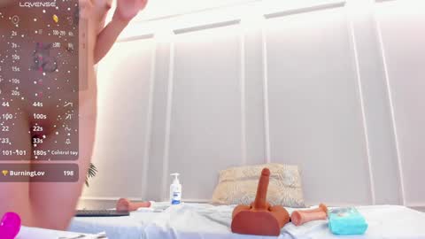 Maria Pettit online show from December 2024 03:15:01 PM