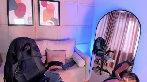Snapshot of marie_bass chatting on June 2026 01:13:01 PM marie_bass online show from June 2026 01:13:01 PM