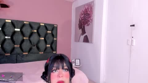 Marie online show from November 2025 03:45:01 AM