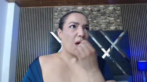 marie_hss online show from November 2025 07:40:02 PM